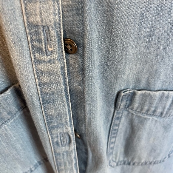 J. Jill Denim Shirt size Medium - Picture 4 of 6